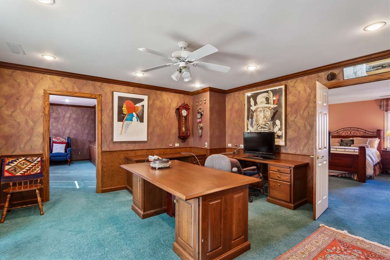 1 Acorn Court Iowa City IA 52246