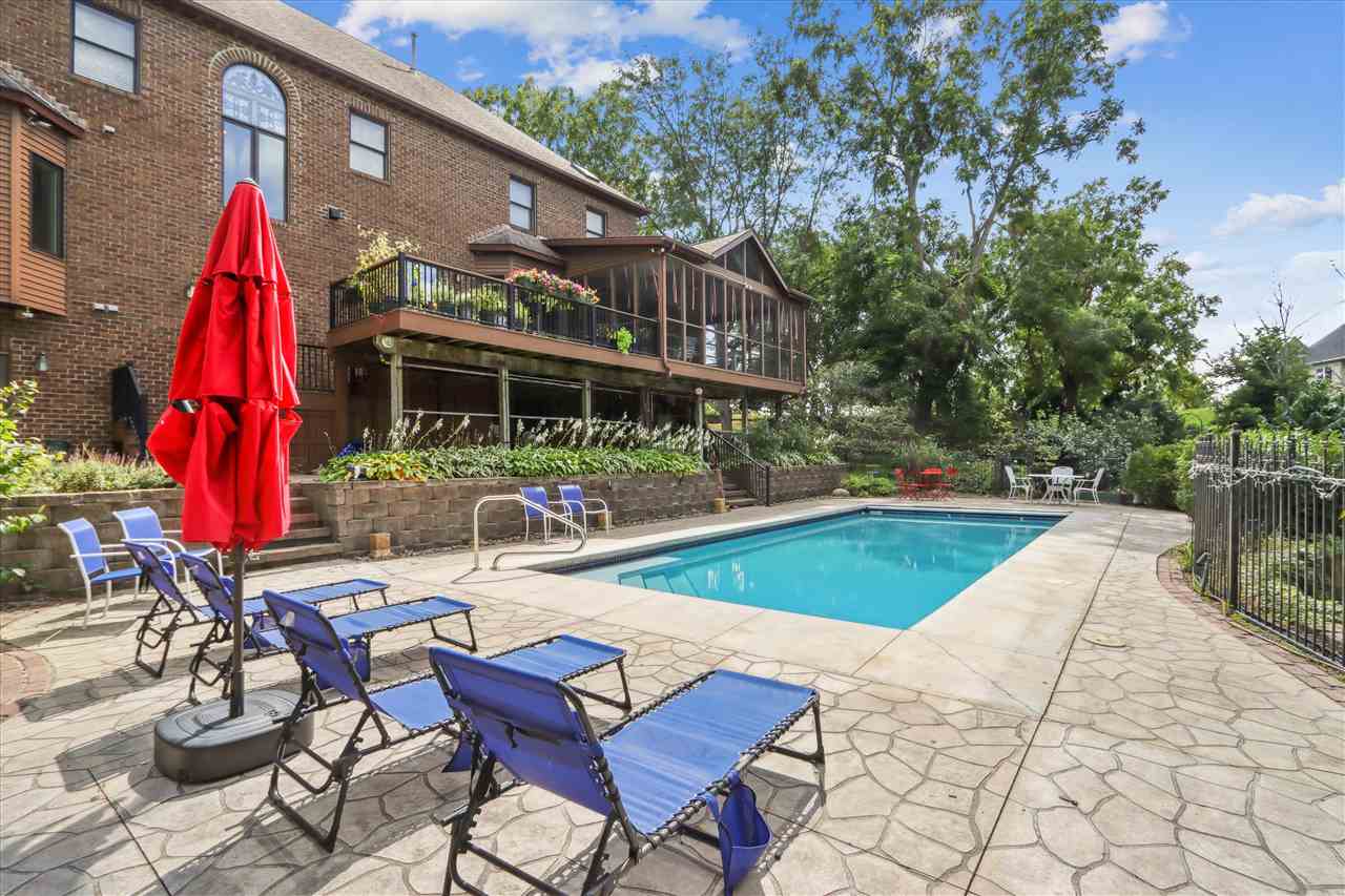1 Acorn Court Iowa City IA 52246