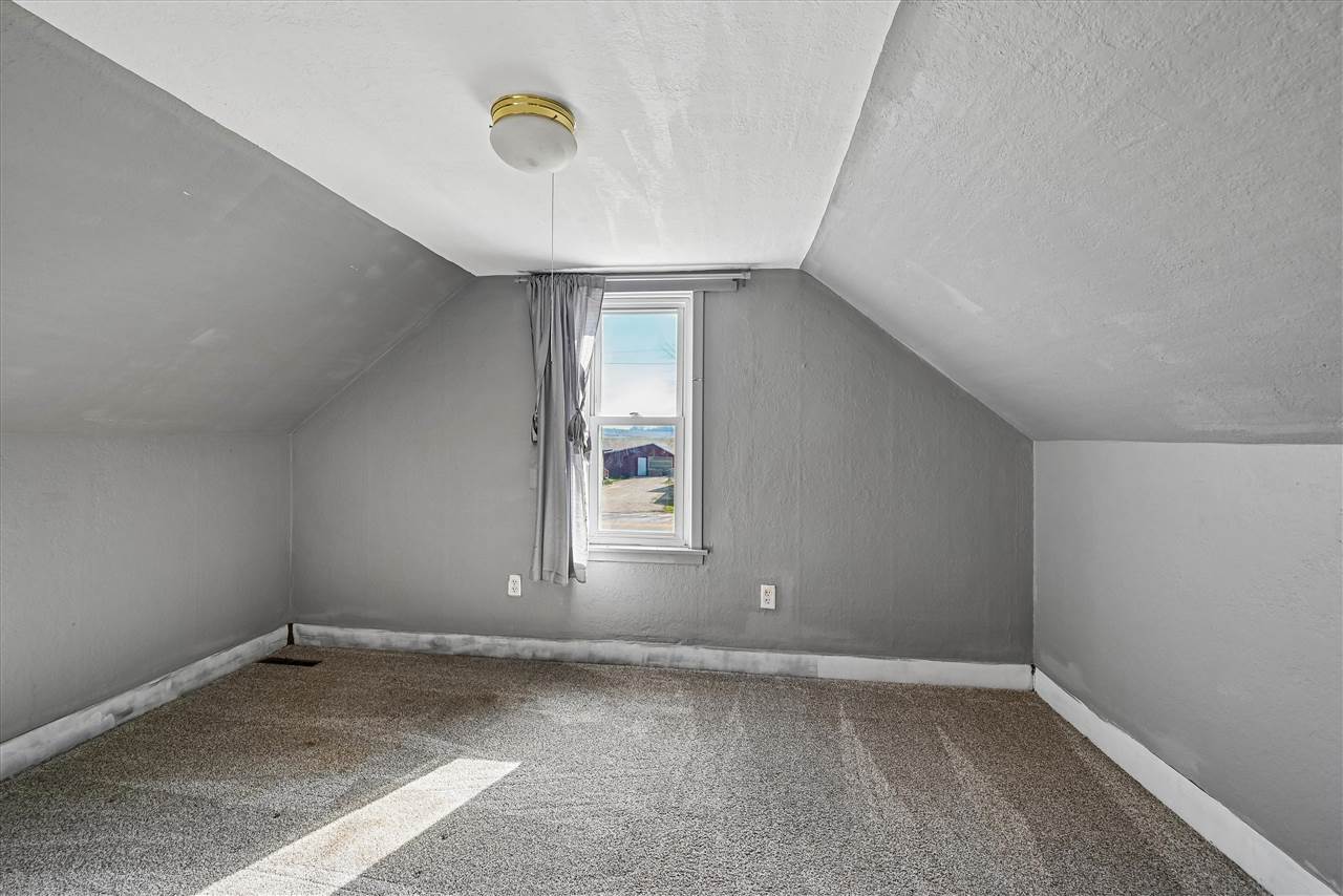 5930 Troy Mills Road Coggon IA 52218