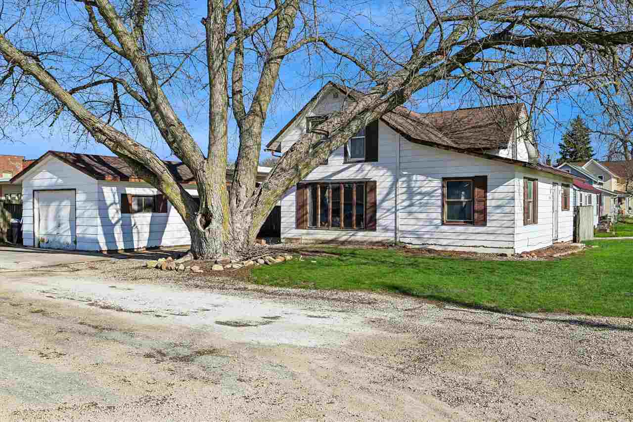 5930 Troy Mills Road Coggon IA 52218