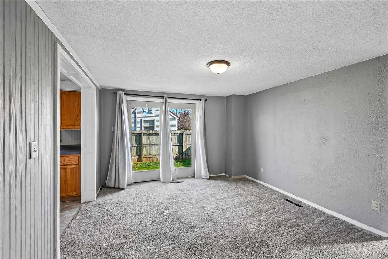 5930 Troy Mills Road Coggon IA 52218