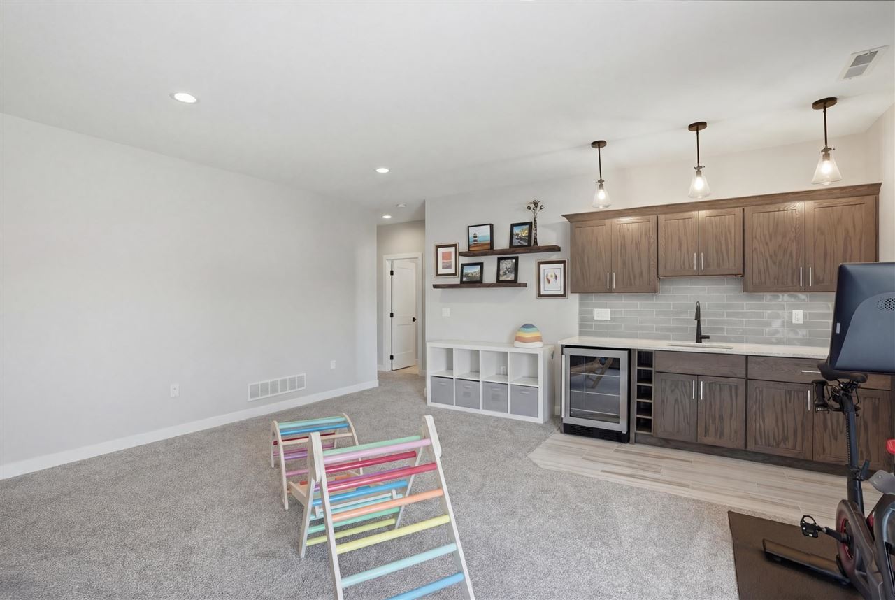 1288 Kona Circle Coralville IA 52241