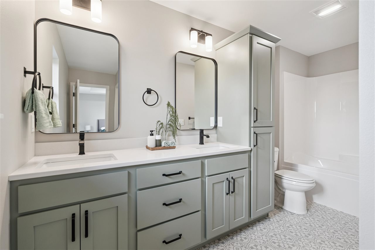 1289 Covered Wagon Drive Iowa City IA 52240