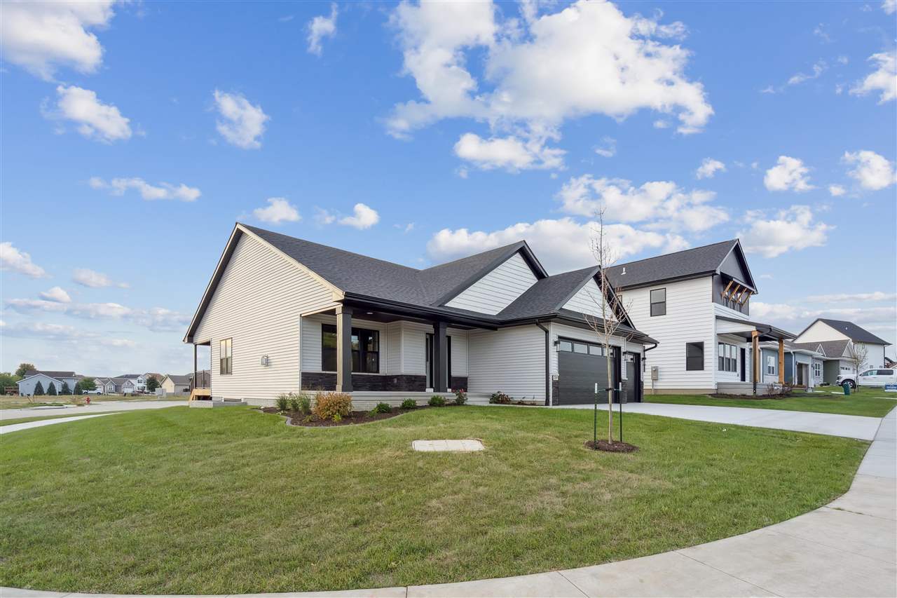 1289 Covered Wagon Drive Iowa City IA 52240