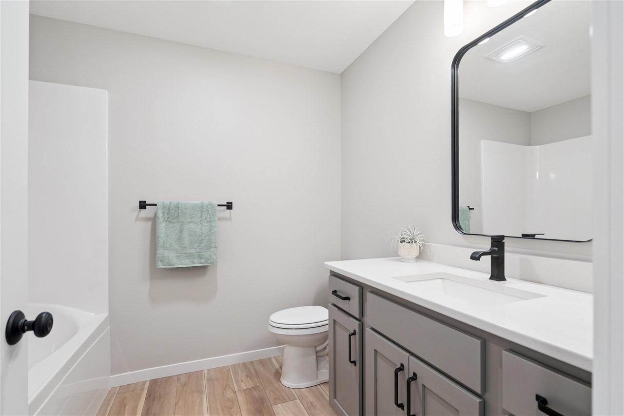 1289 Covered Wagon Drive Iowa City IA 52240