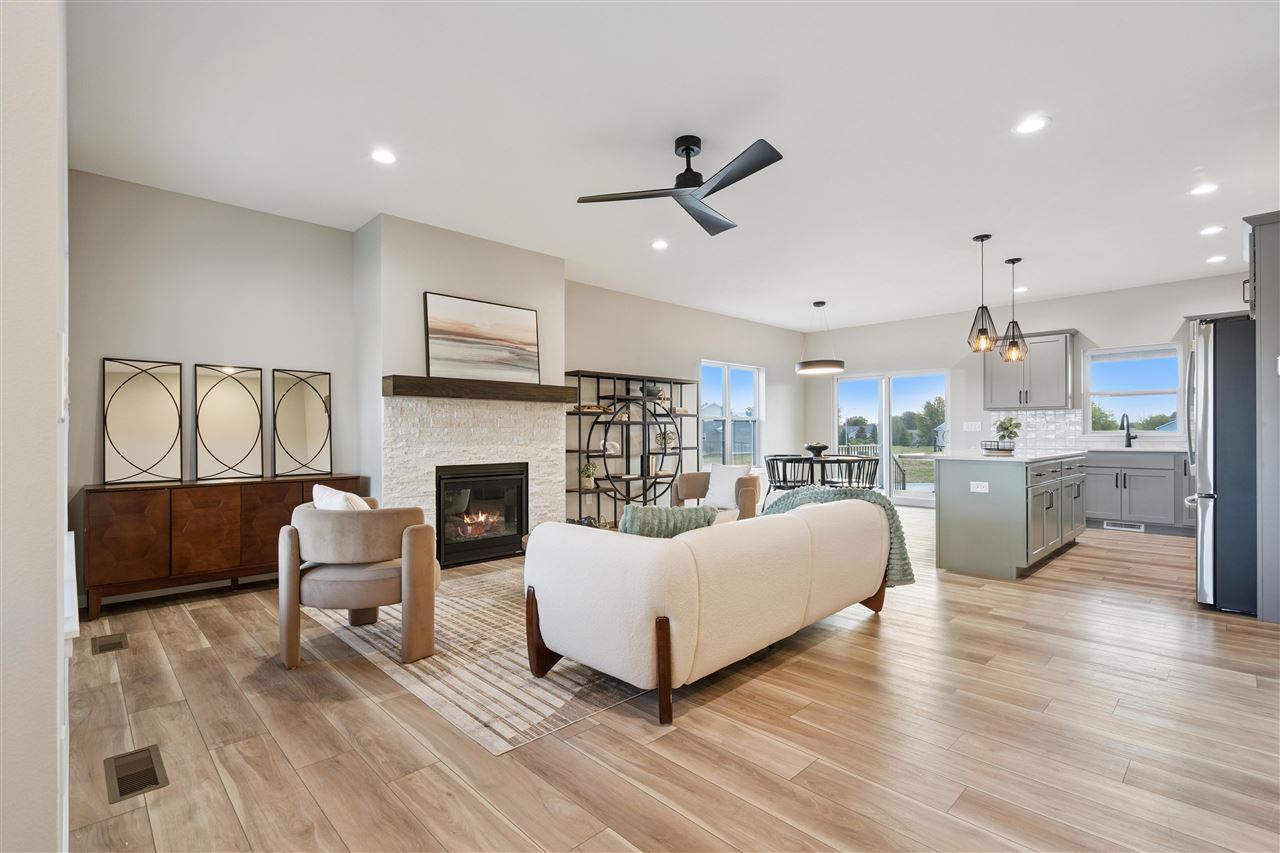 1289 Covered Wagon Drive Iowa City IA 52240