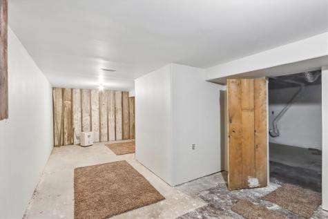 106 Wyman Drive Williamsburg IA 52361
