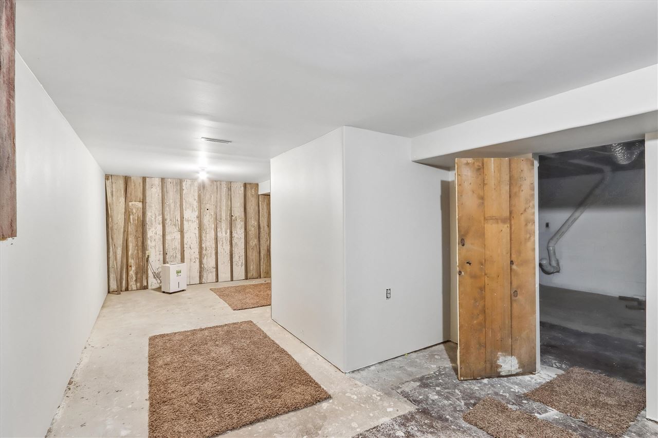 106 Wyman Drive Williamsburg IA 52361