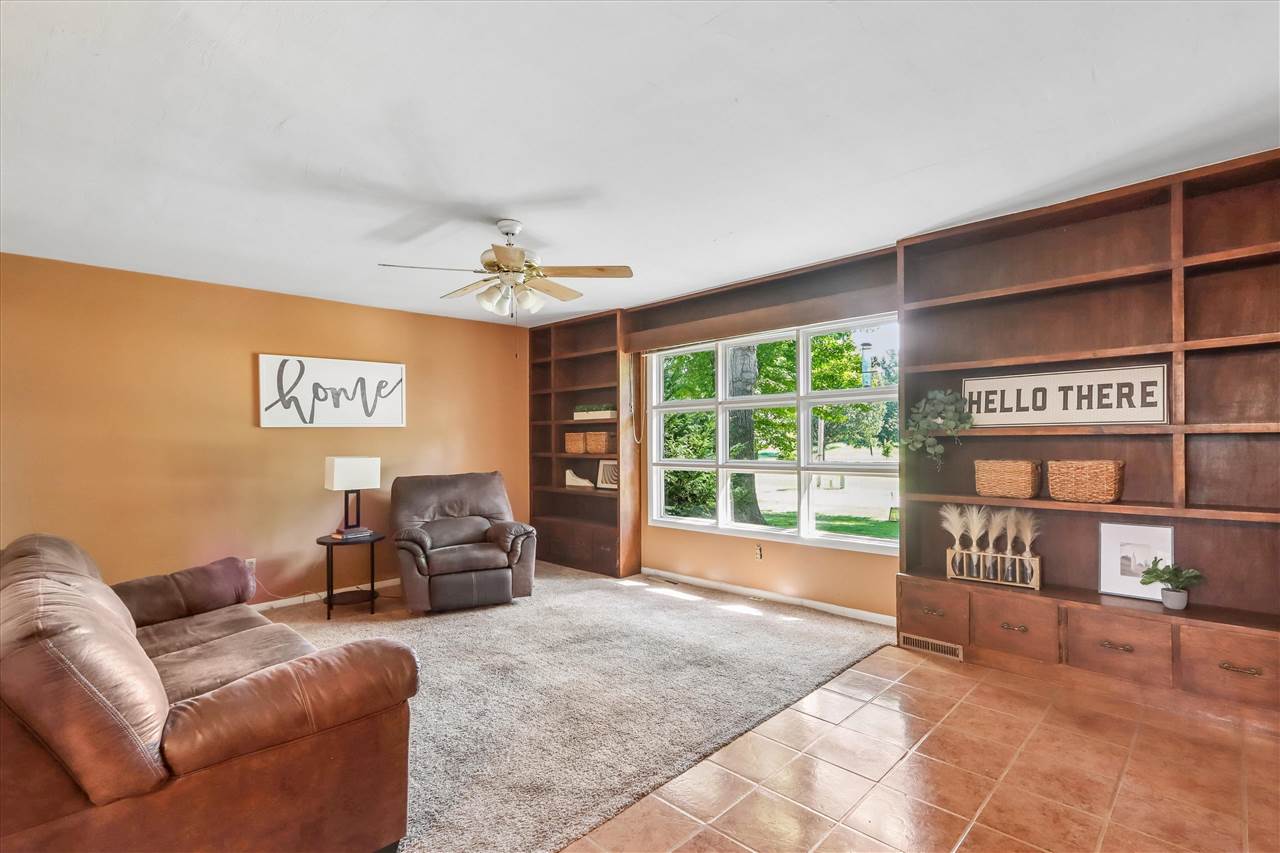 106 Wyman Drive Williamsburg IA 52361