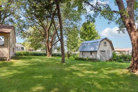 106 Wyman Drive Williamsburg IA 52361