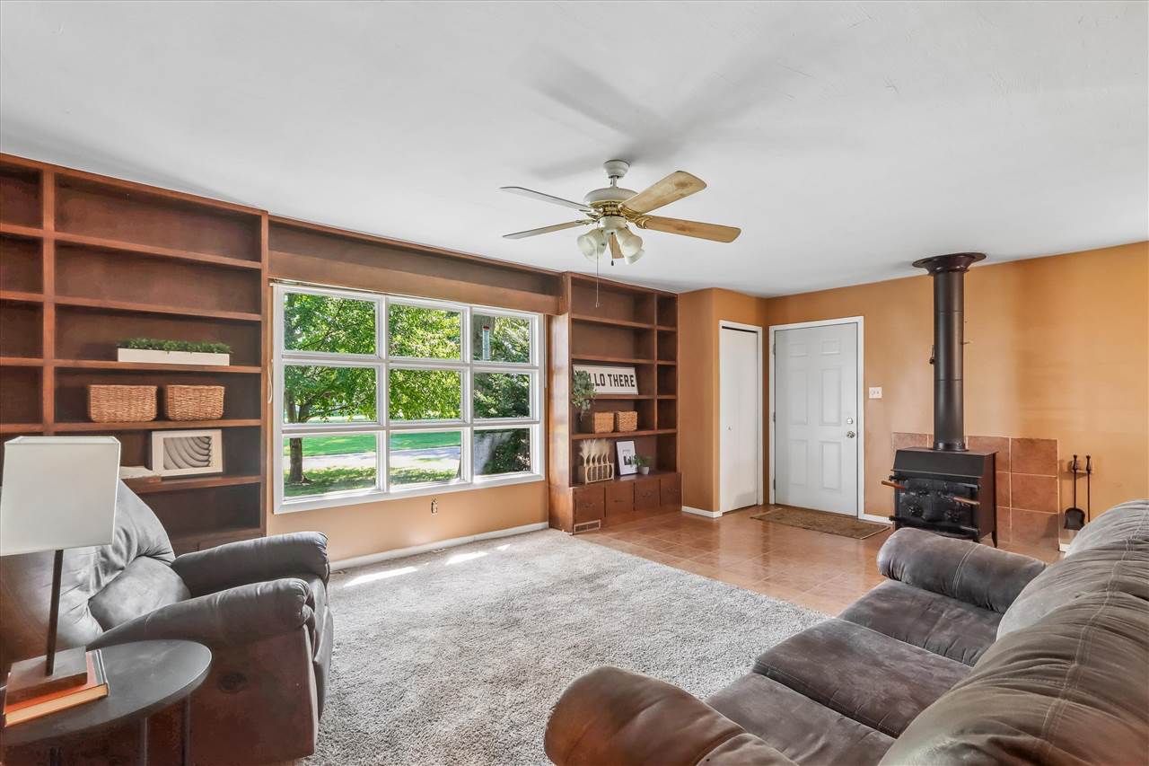 106 Wyman Drive Williamsburg IA 52361