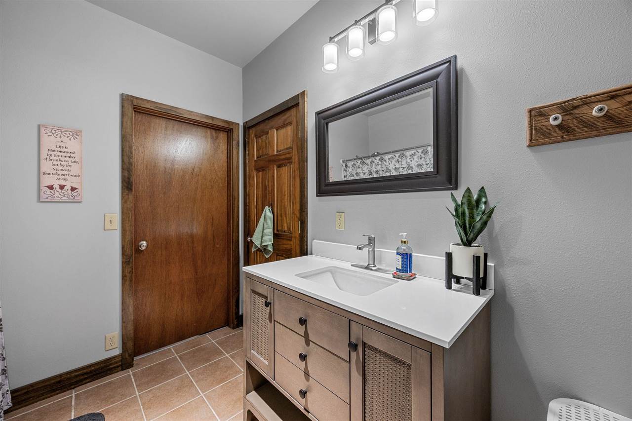2457 125th Drive Marengo IA 52301