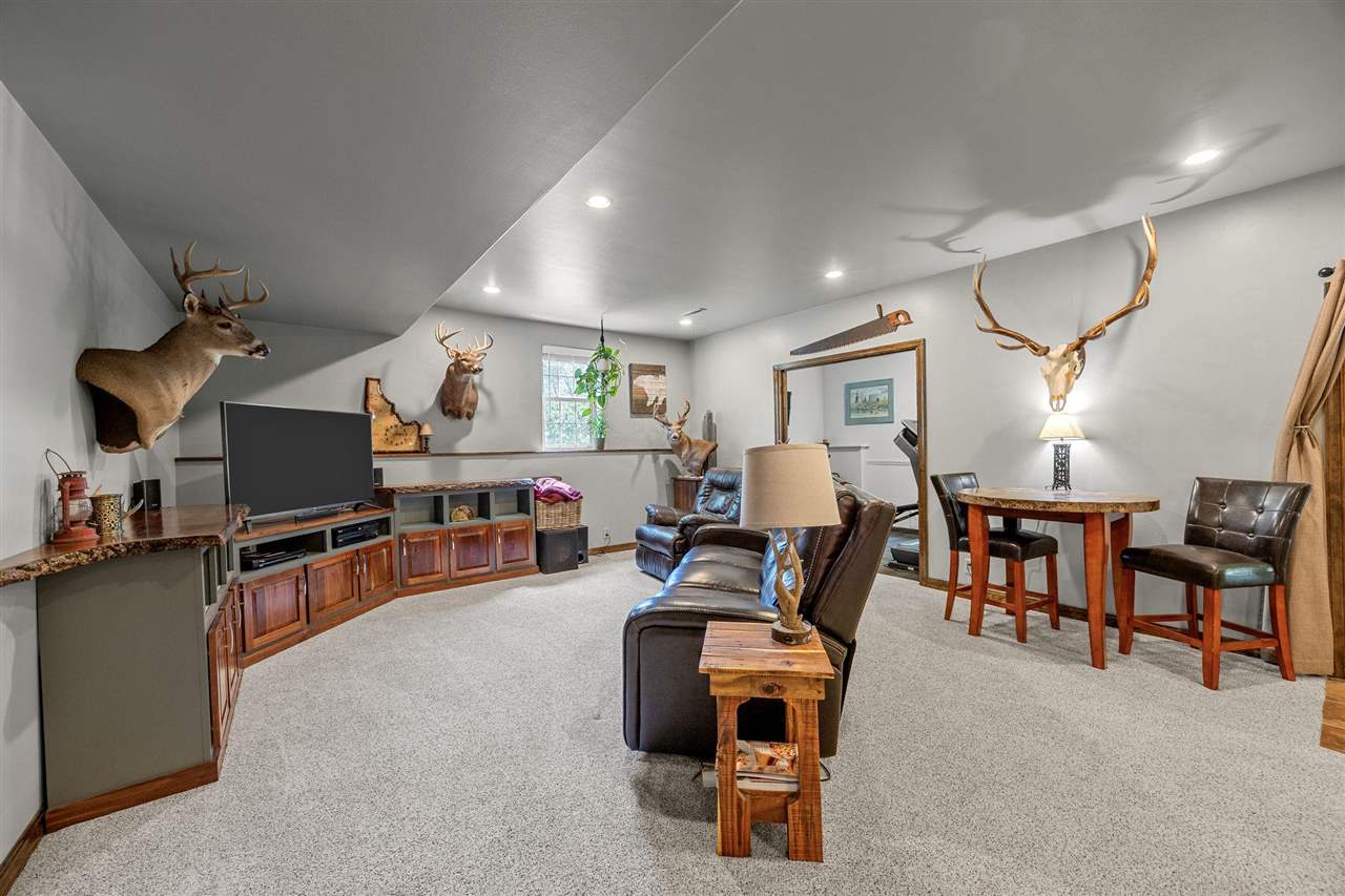2457 125th Drive Marengo IA 52301