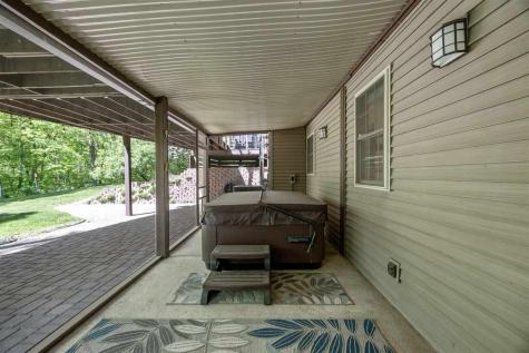 2457 125th Drive Marengo IA 52301