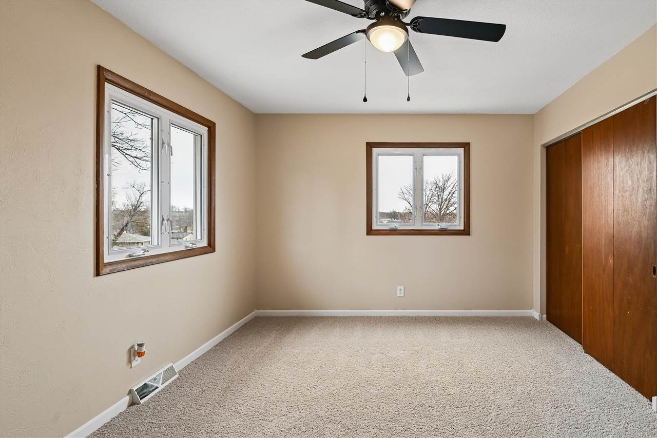 3632 Lynbrook Drive NE Cedar Rapids IA 52402