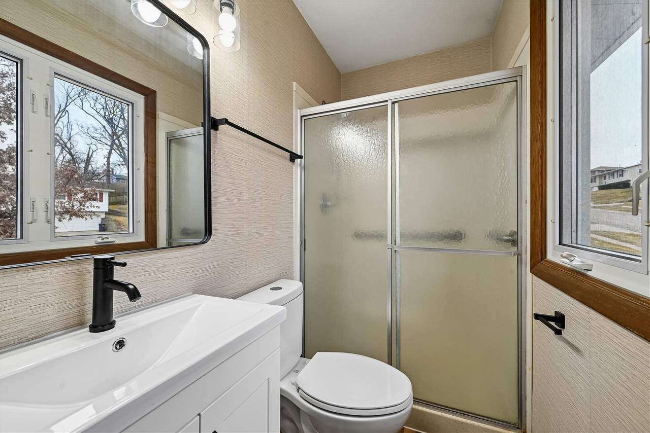 3632 Lynbrook Drive NE Cedar Rapids IA 52402