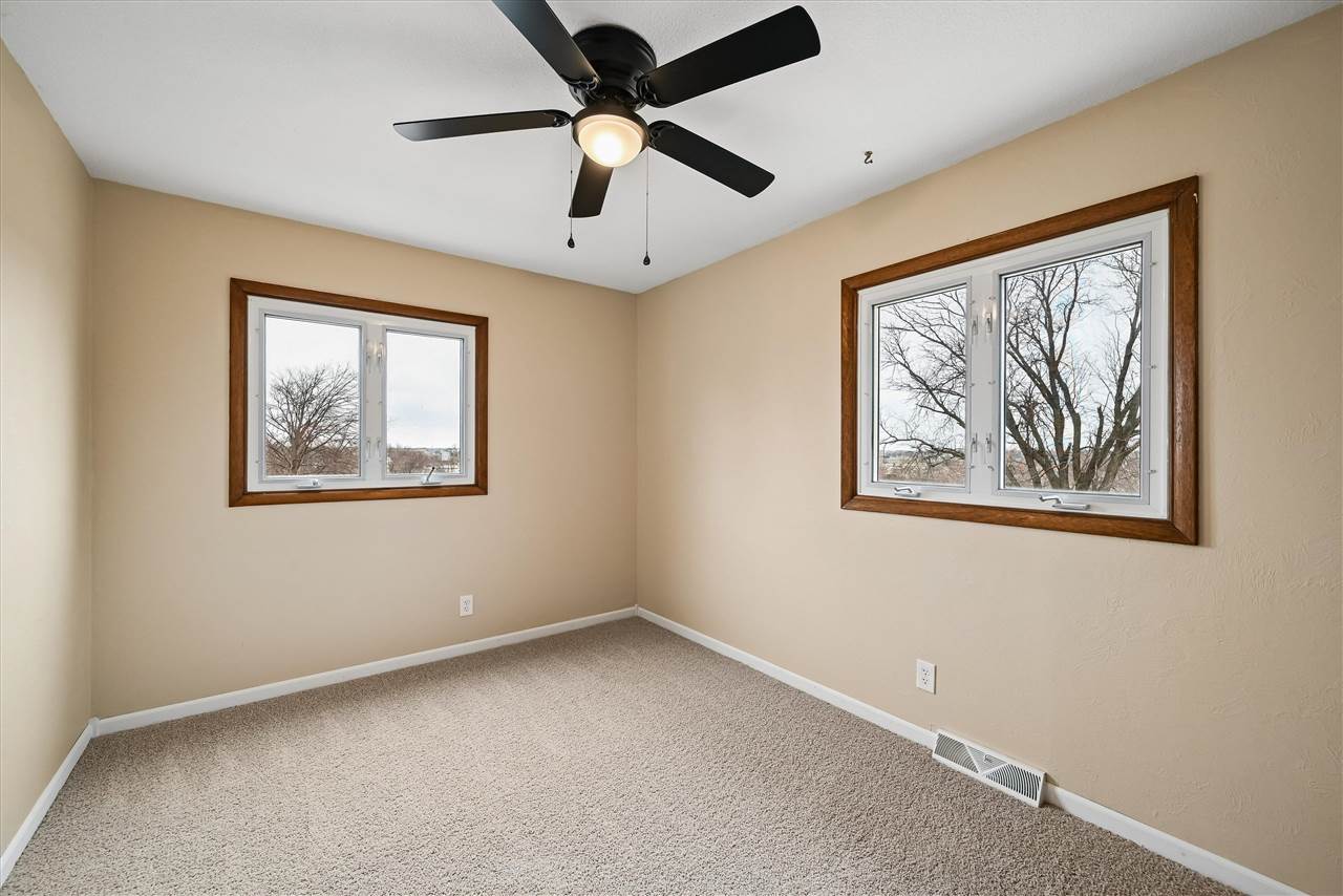 3632 Lynbrook Drive NE Cedar Rapids IA 52402