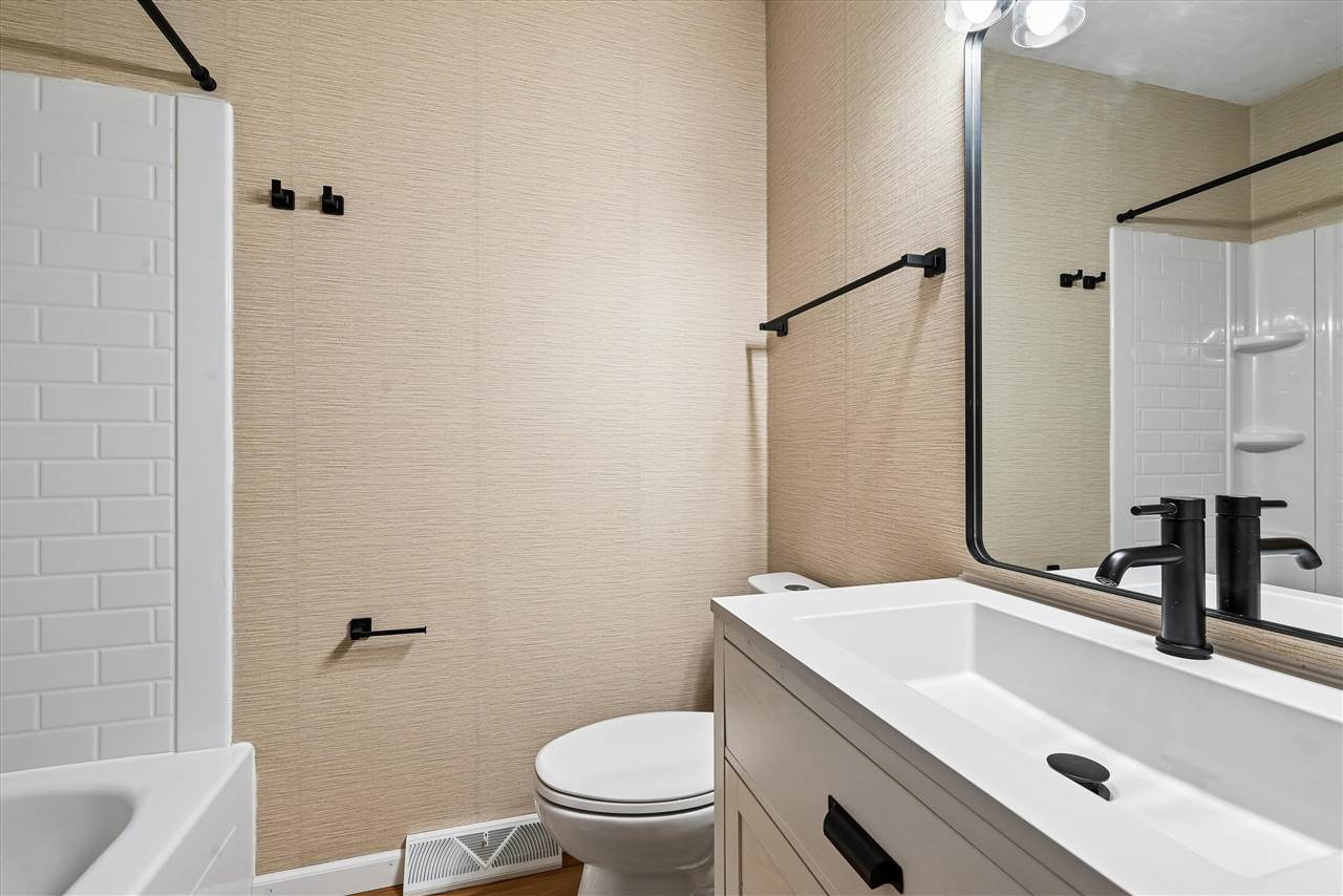 3632 Lynbrook Drive NE Cedar Rapids IA 52402