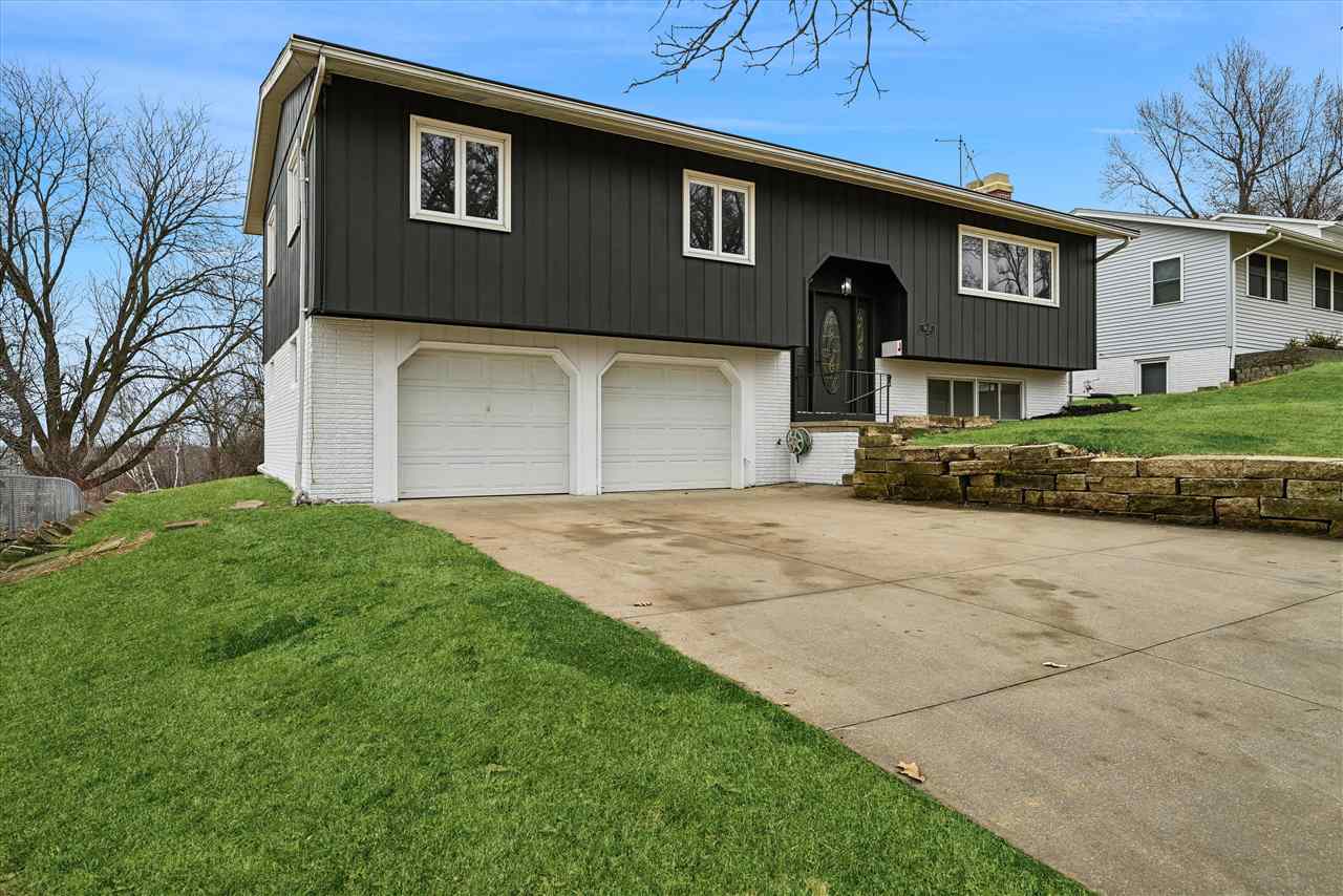 3632 Lynbrook Drive NE Cedar Rapids IA 52402