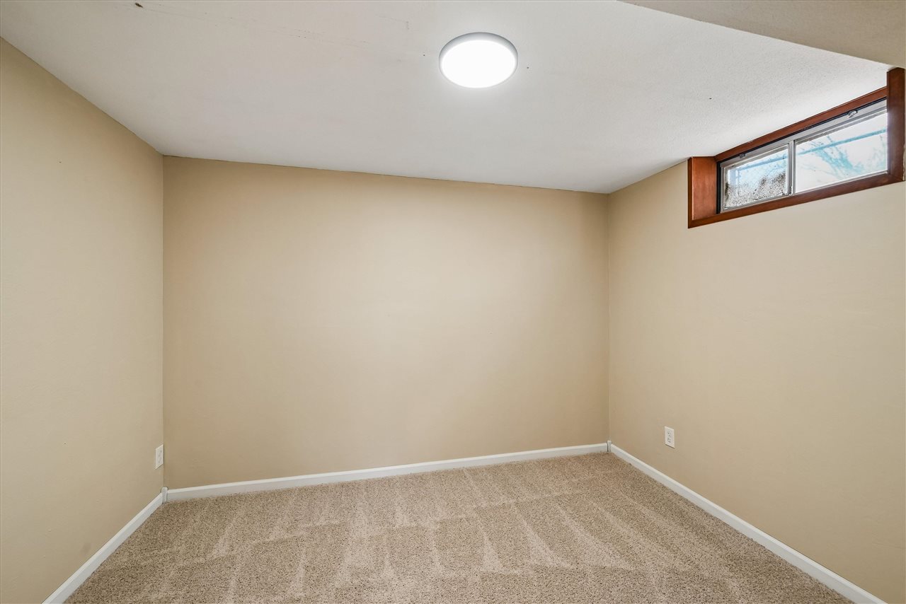 3632 Lynbrook Drive NE Cedar Rapids IA 52402