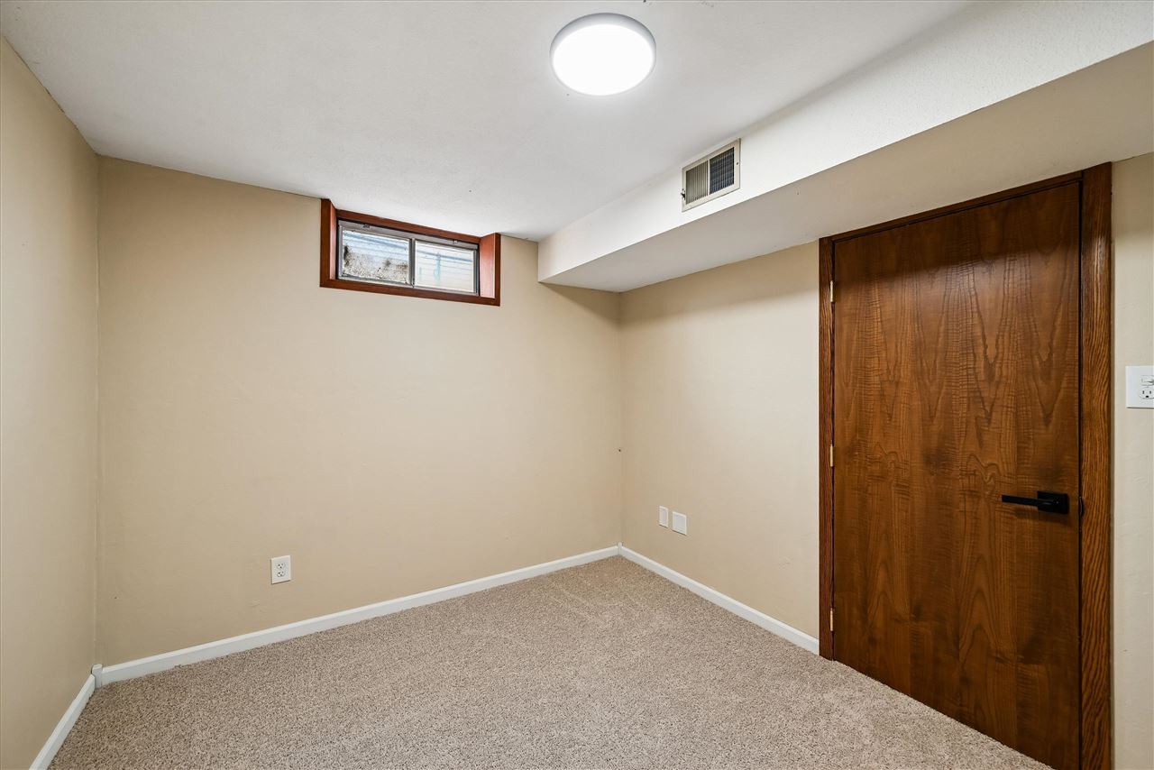 3632 Lynbrook Drive NE Cedar Rapids IA 52402