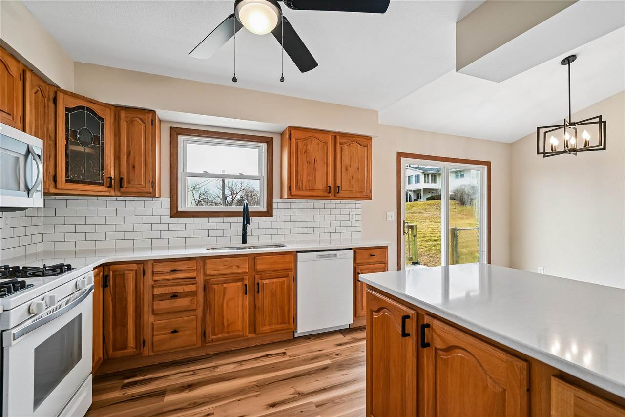 3632 Lynbrook Drive NE Cedar Rapids IA 52402