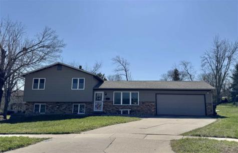 4112 Finch Court NE Cedar Rapids IA 52402
