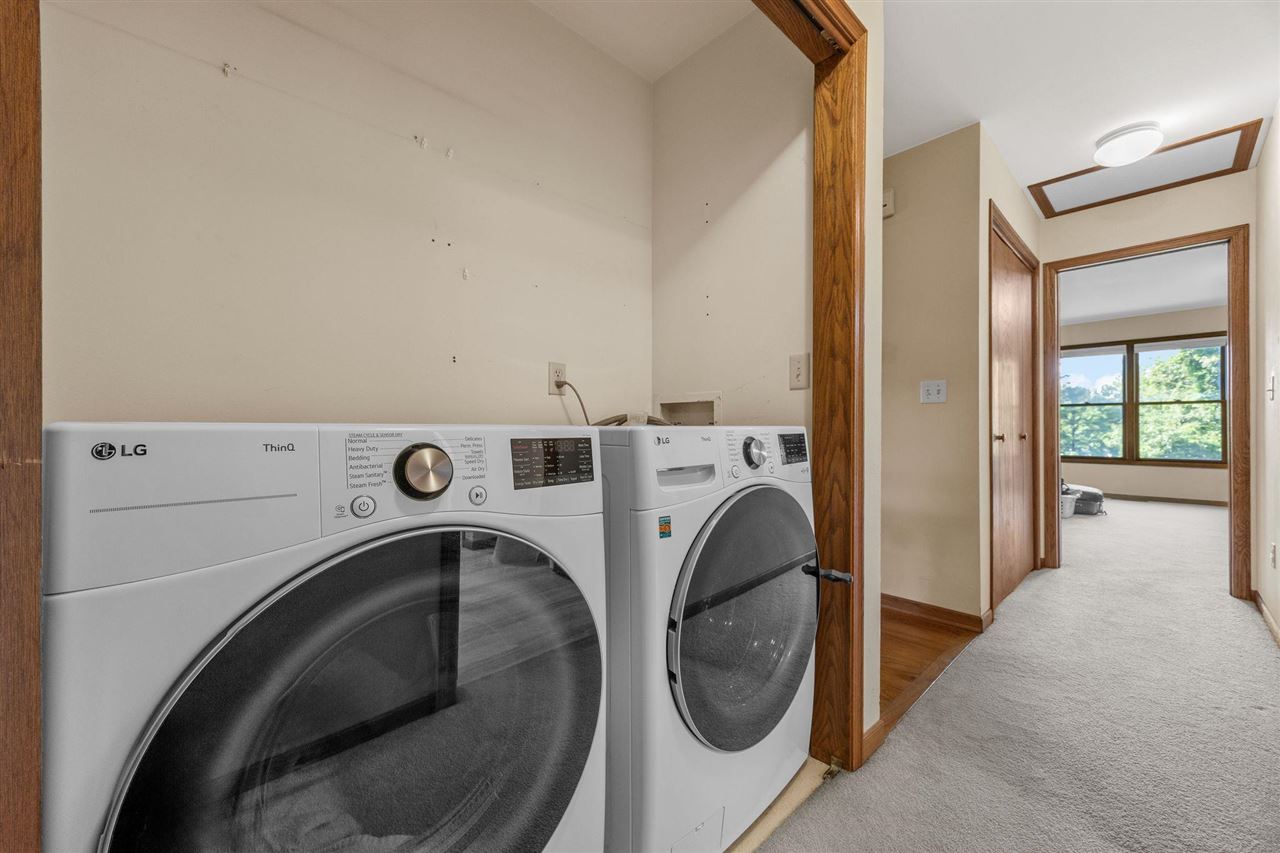 37 Lakeview Knoll NE Iowa City IA 52240