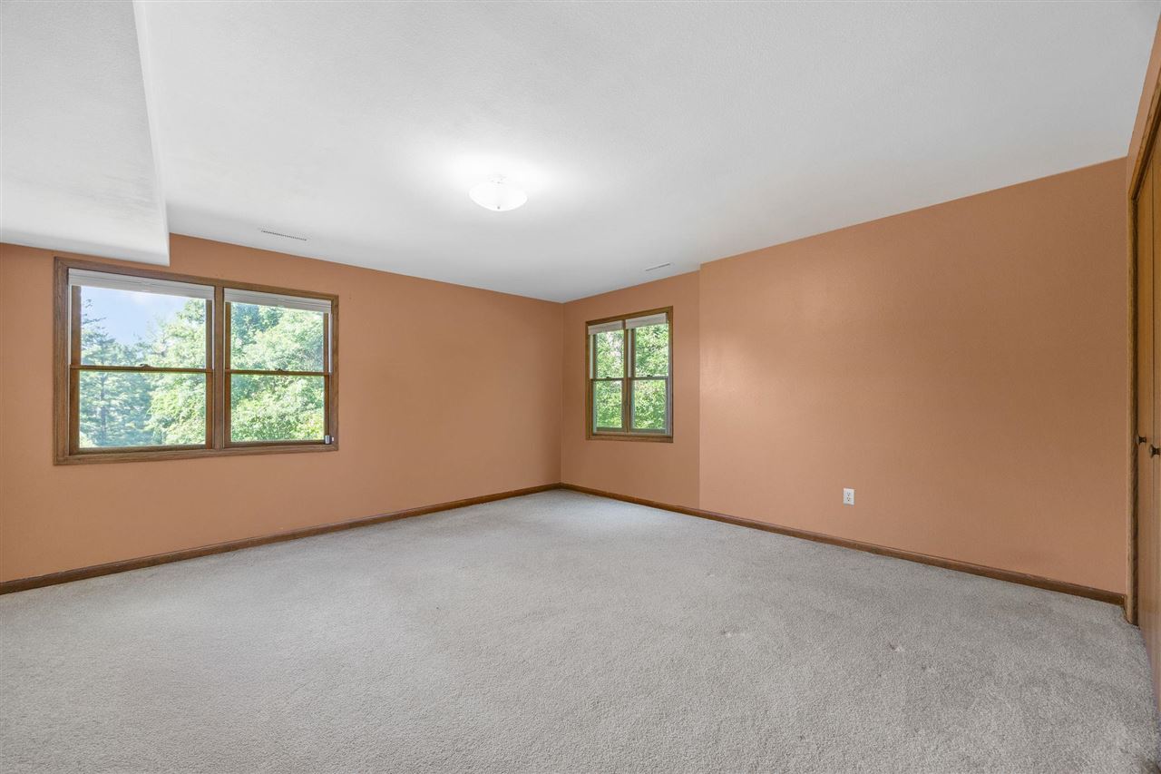37 Lakeview Knoll NE Iowa City IA 52240