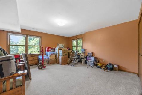 37 Lakeview Knoll NE Iowa City IA 52240