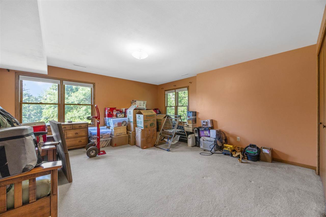 37 Lakeview Knoll NE Iowa City IA 52240