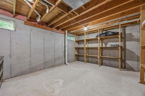 37 Lakeview Knoll NE Iowa City IA 52240