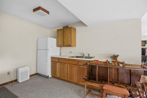37 Lakeview Knoll NE Iowa City IA 52240