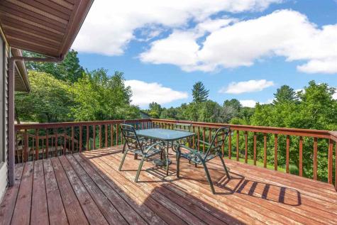 37 Lakeview Knoll NE Iowa City IA 52240