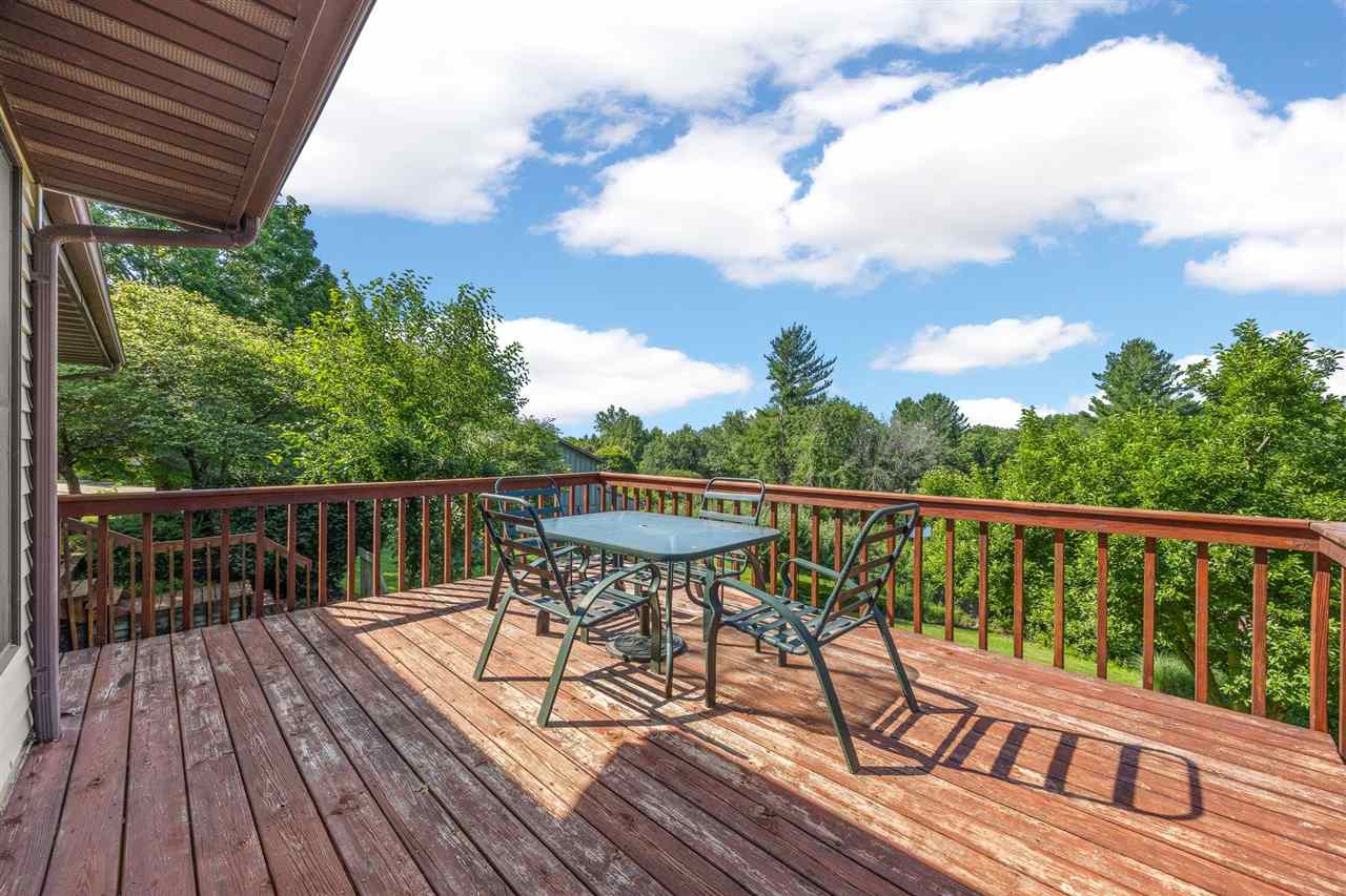 37 Lakeview Knoll NE Iowa City IA 52240