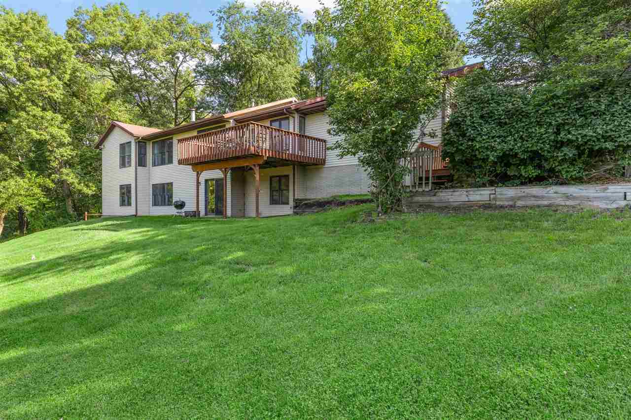 37 Lakeview Knoll NE Iowa City IA 52240