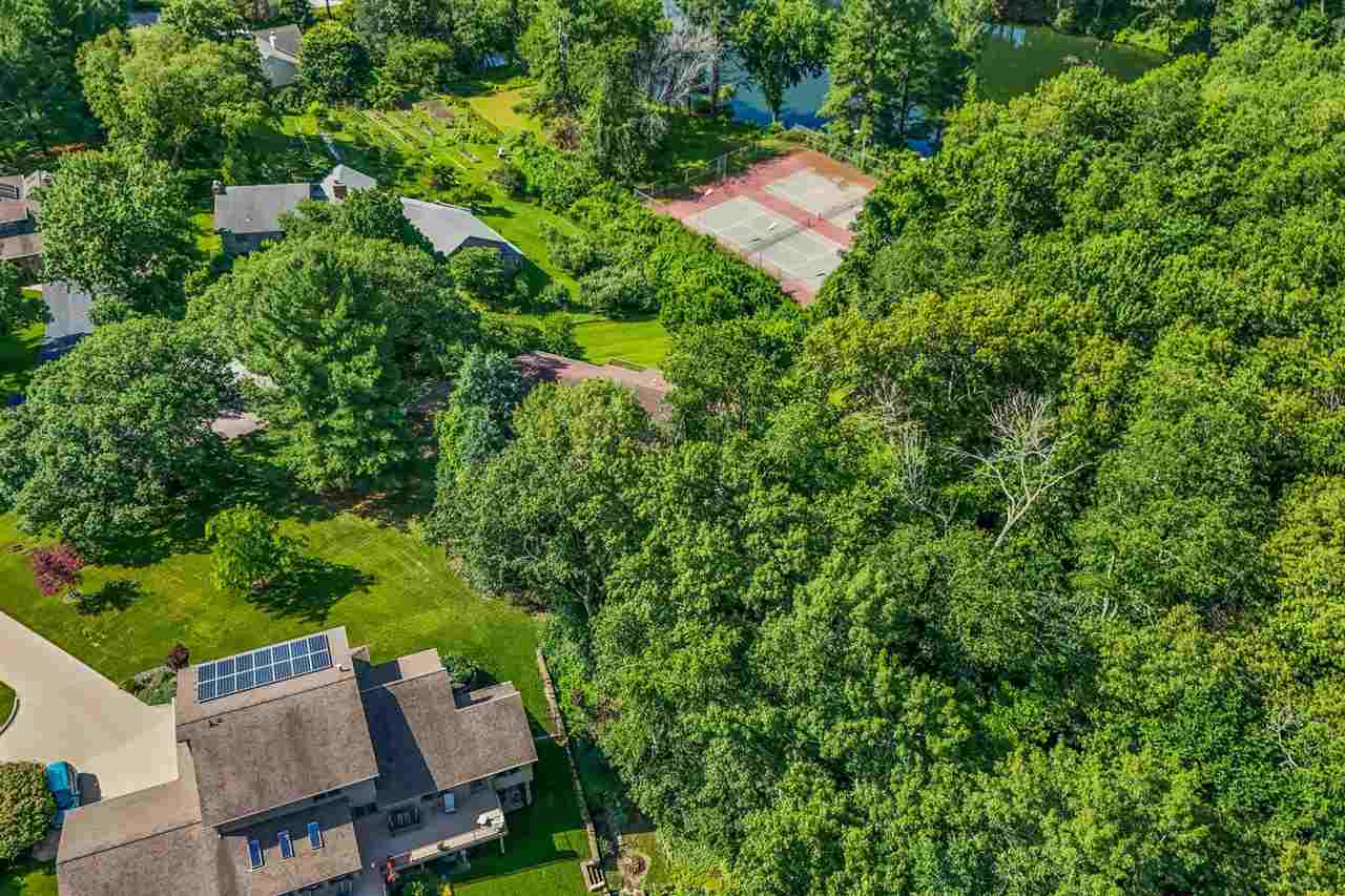 37 Lakeview Knoll NE Iowa City IA 52240