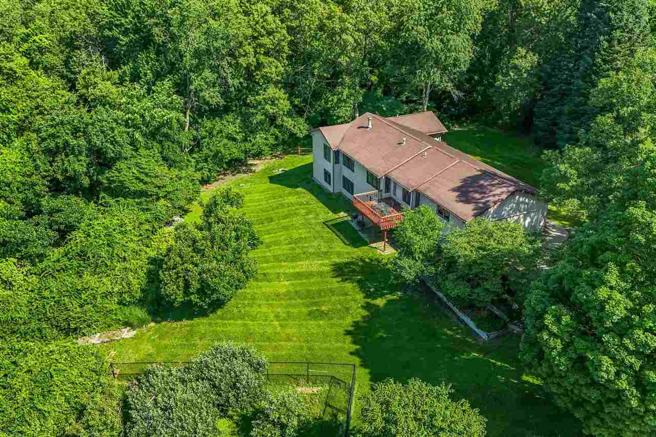 37 Lakeview Knoll NE Iowa City IA 52240