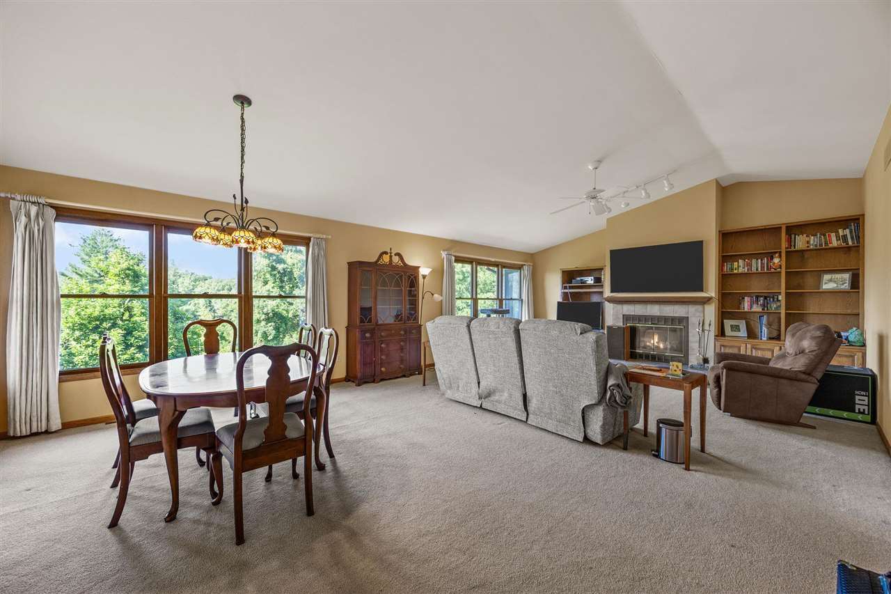 37 Lakeview Knoll NE Iowa City IA 52240