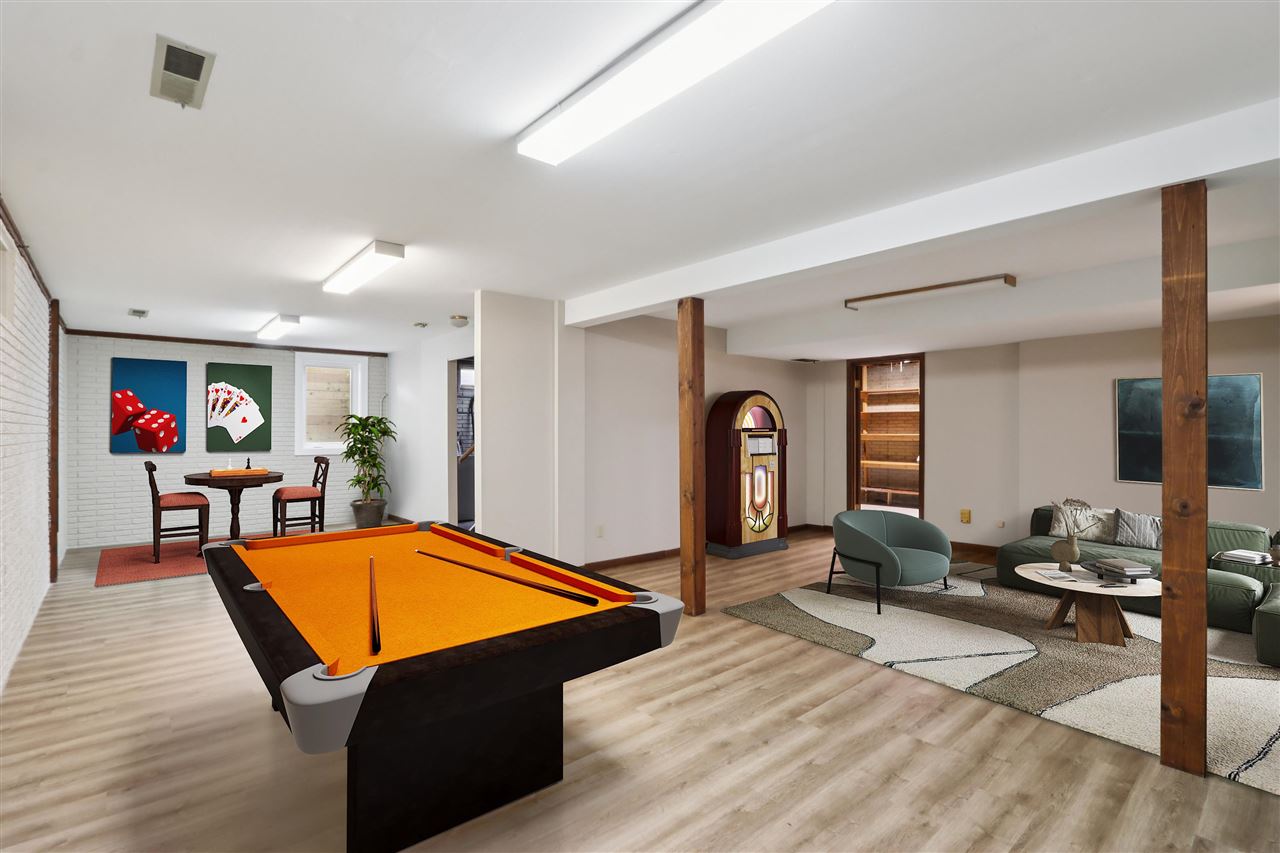 22 Bedford Court Iowa City IA 52240