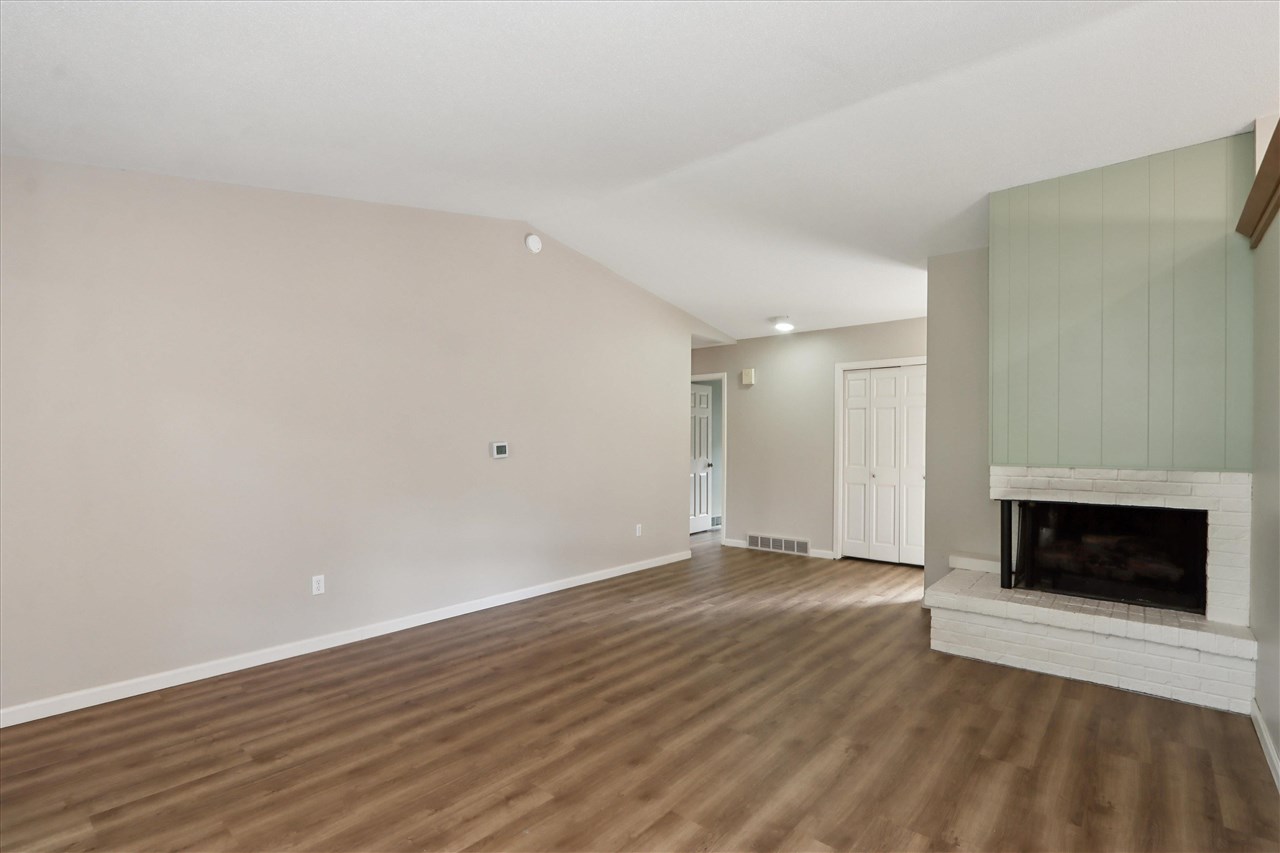 22 Bedford Court Iowa City IA 52240