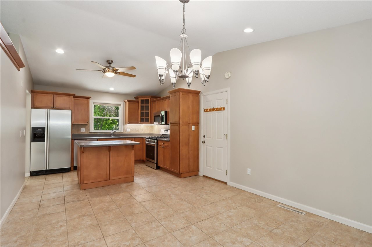 22 Bedford Court Iowa City IA 52240