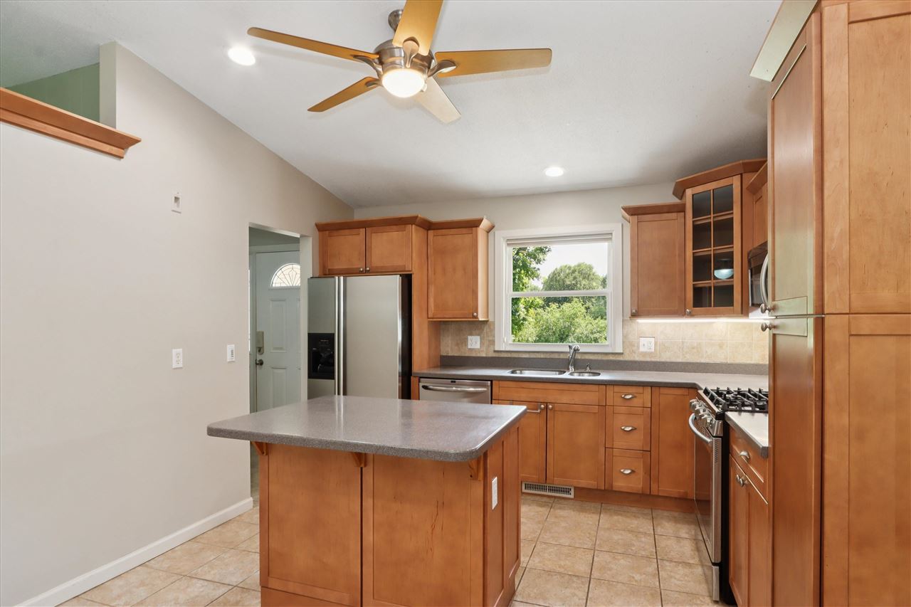 22 Bedford Court Iowa City IA 52240