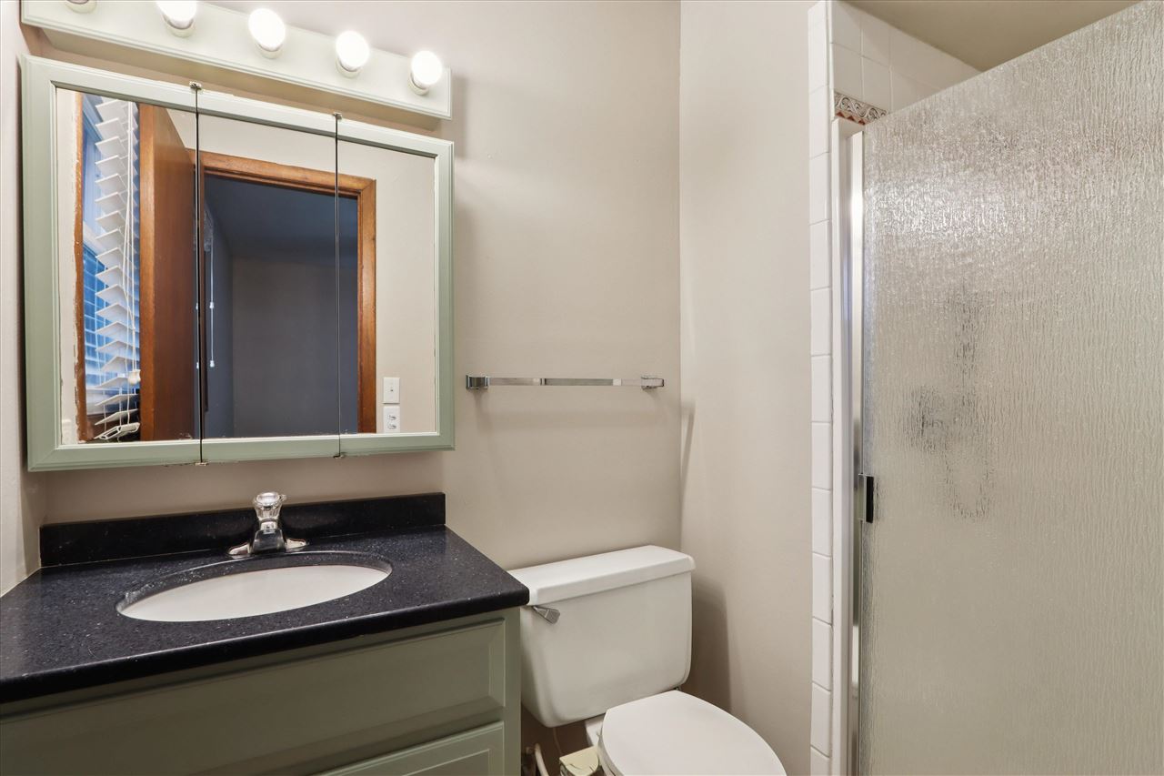 22 Bedford Court Iowa City IA 52240