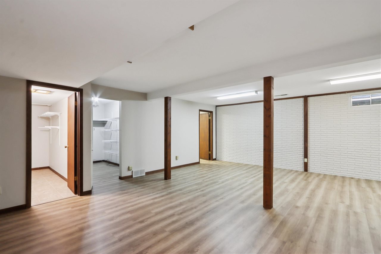 22 Bedford Court Iowa City IA 52240