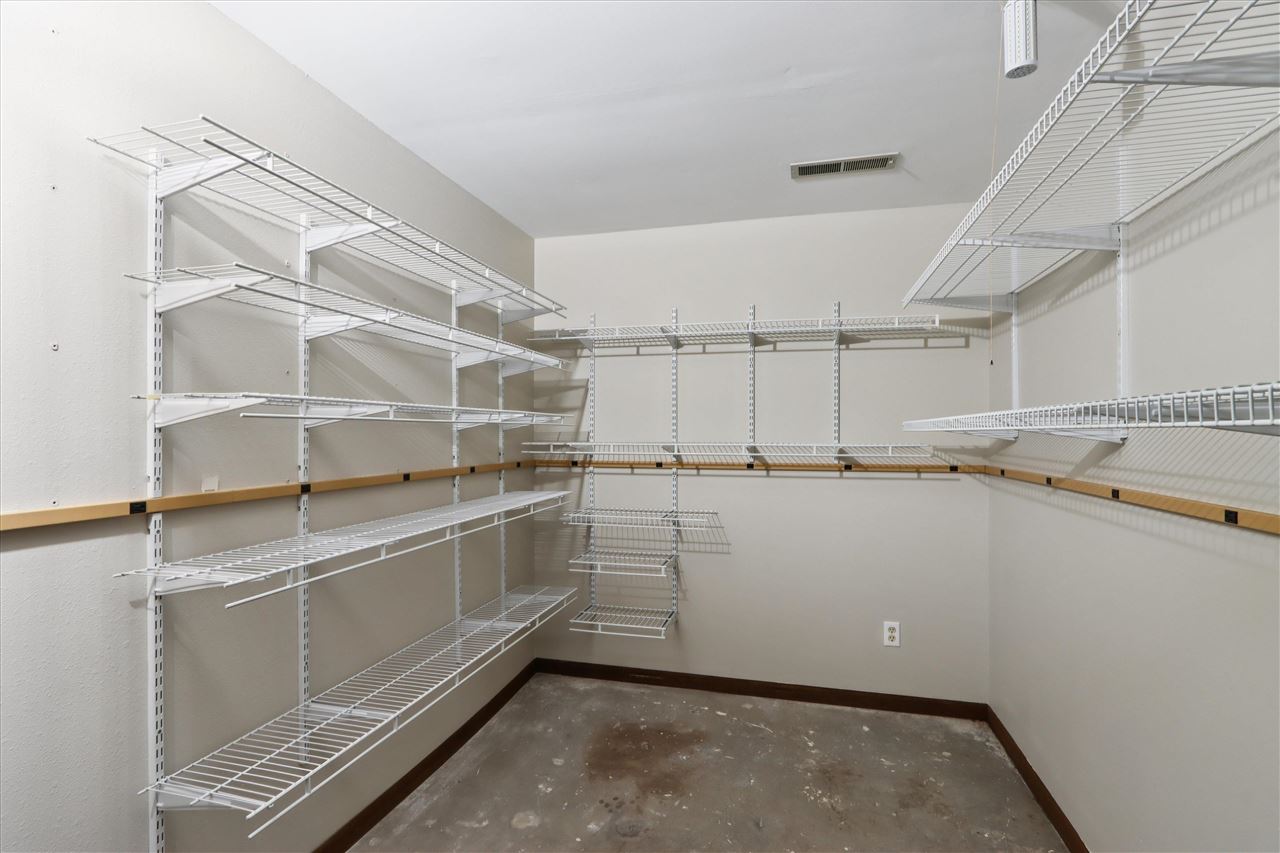 22 Bedford Court Iowa City IA 52240