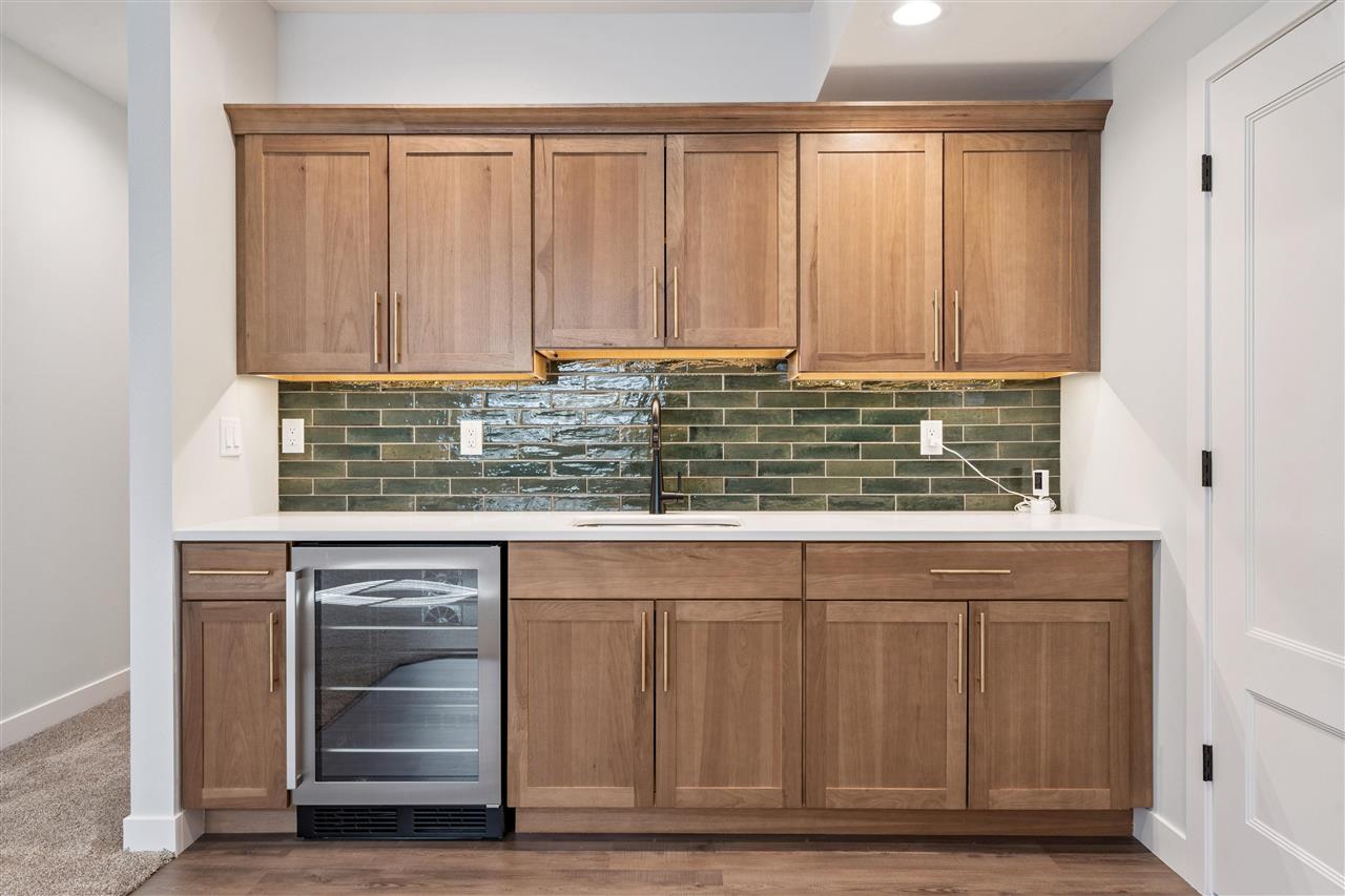 5608 Seminole Valley Trail NE Cedar Rapids IA 52411