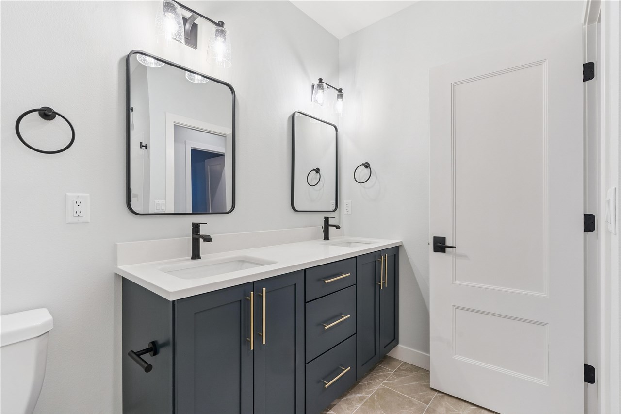 5608 Seminole Valley Trail NE Cedar Rapids IA 52411