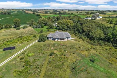 2245 288th Drive Williamsburg IA 52361