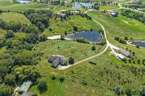 2245 288th Drive Williamsburg IA 52361